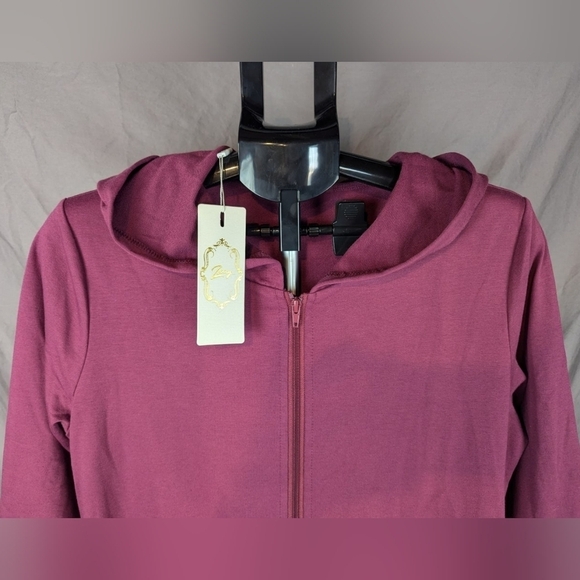 hooded zipper nightgown by Zexxxy in medium NWT 3/4 sleeves with pockets berry - Picture 1 of 9